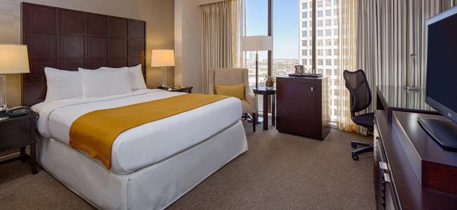 DoubleTree by Hilton Houston Greenway Plaza - 52