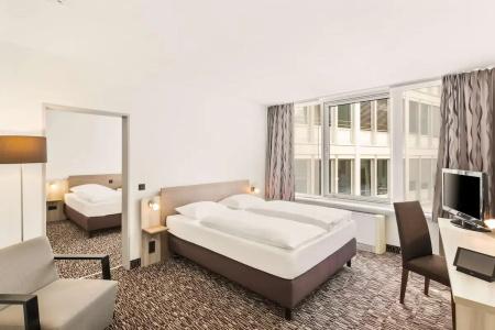 Park Inn by Radisson Dresden - 45