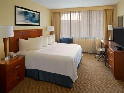 Embassy Suites - 43