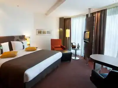 Holiday Inn Almaty - 54