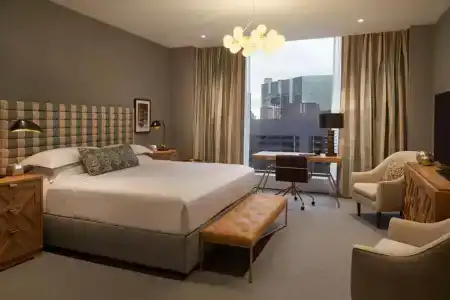 Hilton - 4