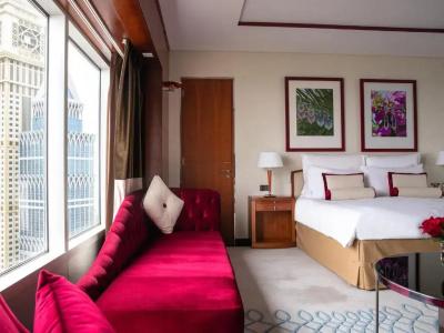 Jumeirah Emirates Towers - 30
