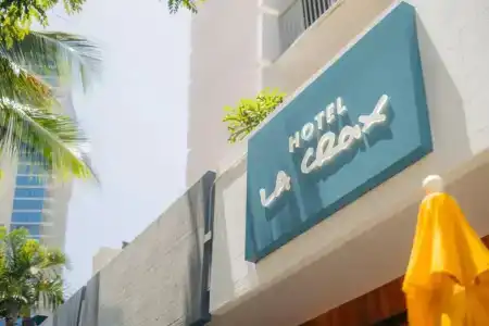 LaCroix Waikiki - 0