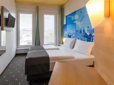 b&b - 33