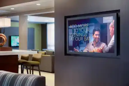 Courtyard by Marriott - 5