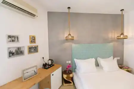 Port 7- Boutique Collection - 8