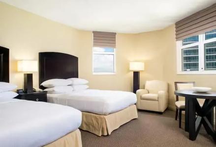 DoubleTree by Hilton Ocean Point - North Miami Beach - 33