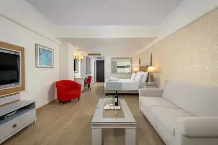 La Marquise Luxury Resort Complex - 60