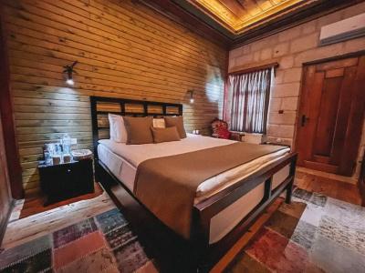 Local Cave House - 14