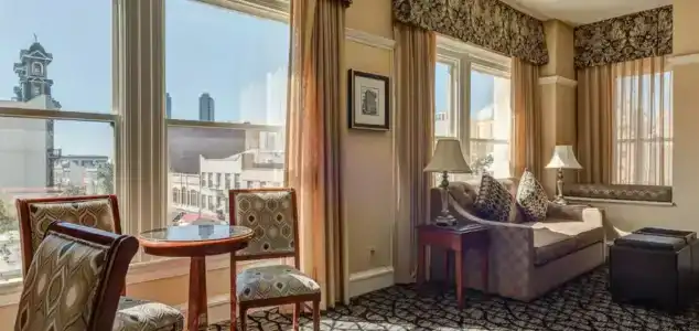 Gaslamp Plaza Suites - 51