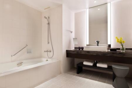 Courtyard by Marriott Shin-Osaka Station - 31
