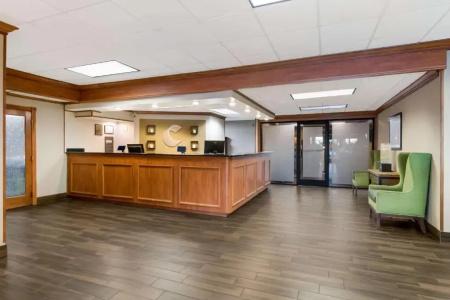 Comfort Inn South Oceanfront - 1