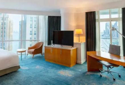 Hilton - 27