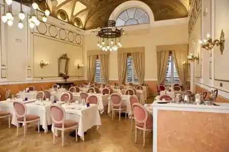 Bernini Palace - 22