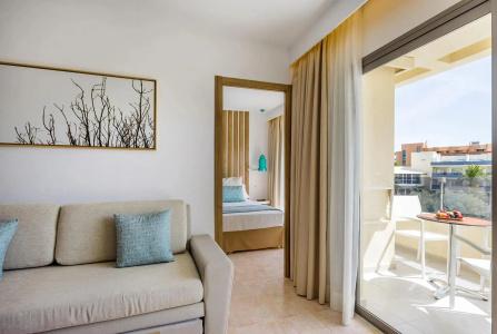 Zafiro Palmanova - 55
