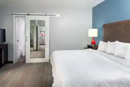 Hampton Inn Charlotte Uptown - 4