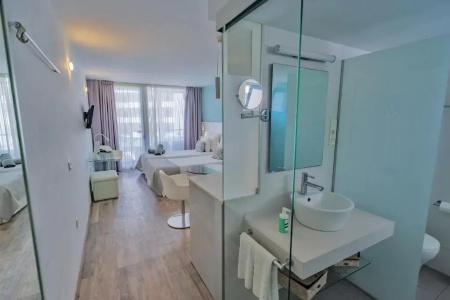 Coral Ocean View - Adults Only - 36