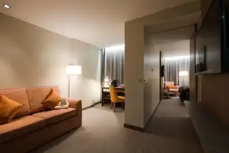 Clayton Chiswick - 35