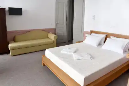 Douskos Guesthouse - 82