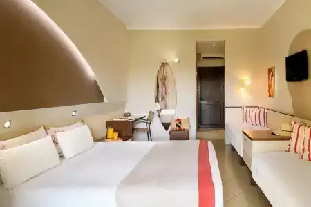 Alexandra Beach Spa Resort - 36