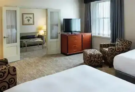 Hilton Netherland Plaza - 63