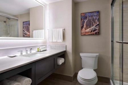 Hilton - 33