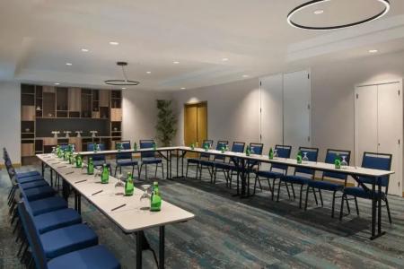 Courtyard by Marriott - 26