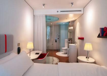 citizenM Schiphol Airport - 36
