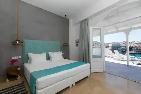 Port 7- Boutique Collection - 3