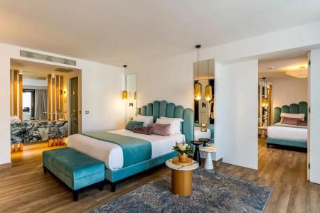 Cresanto Luxury Suites - 71