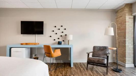 Riverwalk Plaza - 119