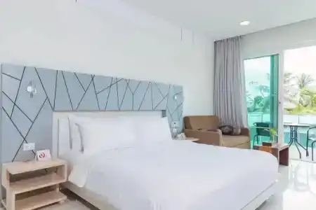 KC Beach Club & Pool Villas - 2