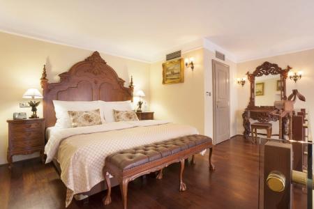Iron Gate & Suites - 73