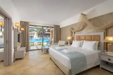 La Marquise Luxury Resort Complex - 82