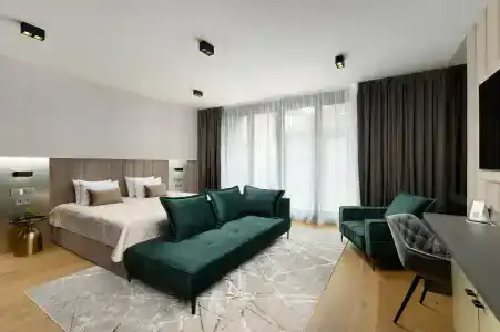 Emerald Downtown Suites - 33