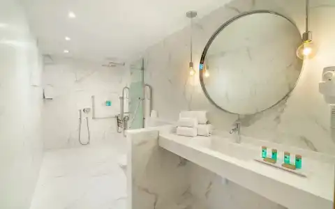 l'Azure 4* Sup - 28