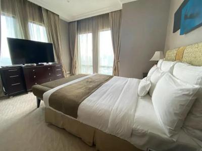 The Ritz-Carlton, - 92