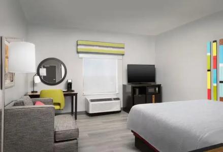 Hampton Inn & Suites/East - 20