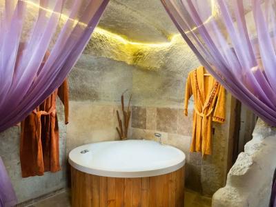 Splendid Cave - 112
