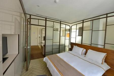 Upsuites - 53