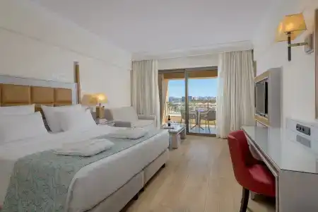 La Marquise Luxury Resort Complex - 92