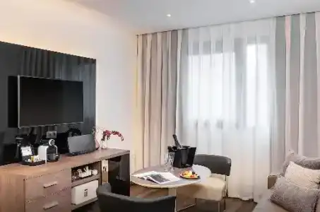 Melia Madrid Serrano - 91