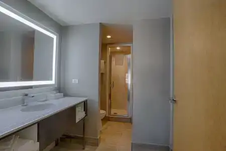 Hampton Inn Tropicana Las Vegas - 76