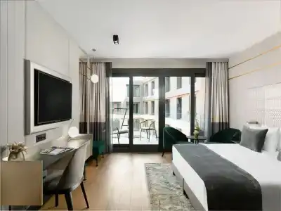 Emerald Downtown Suites - 42