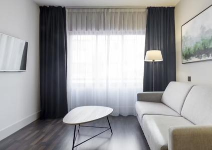 Ilunion Suites Madrid - 35