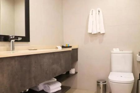 Ramada & Suites by Wyndham Costa del Sol Fuengirola - 123