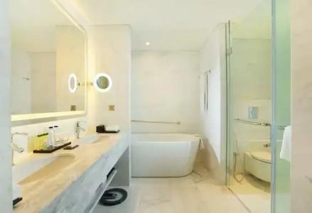 DoubleTree by Hilton Jakarta - Diponegoro - 55
