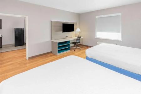 Days Inn & Suites By Wyndham San Antonio Near At&t Center - 39