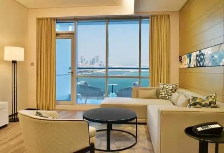 Hilton - 54