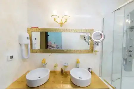 Fiscardonna Luxury Suites - 25